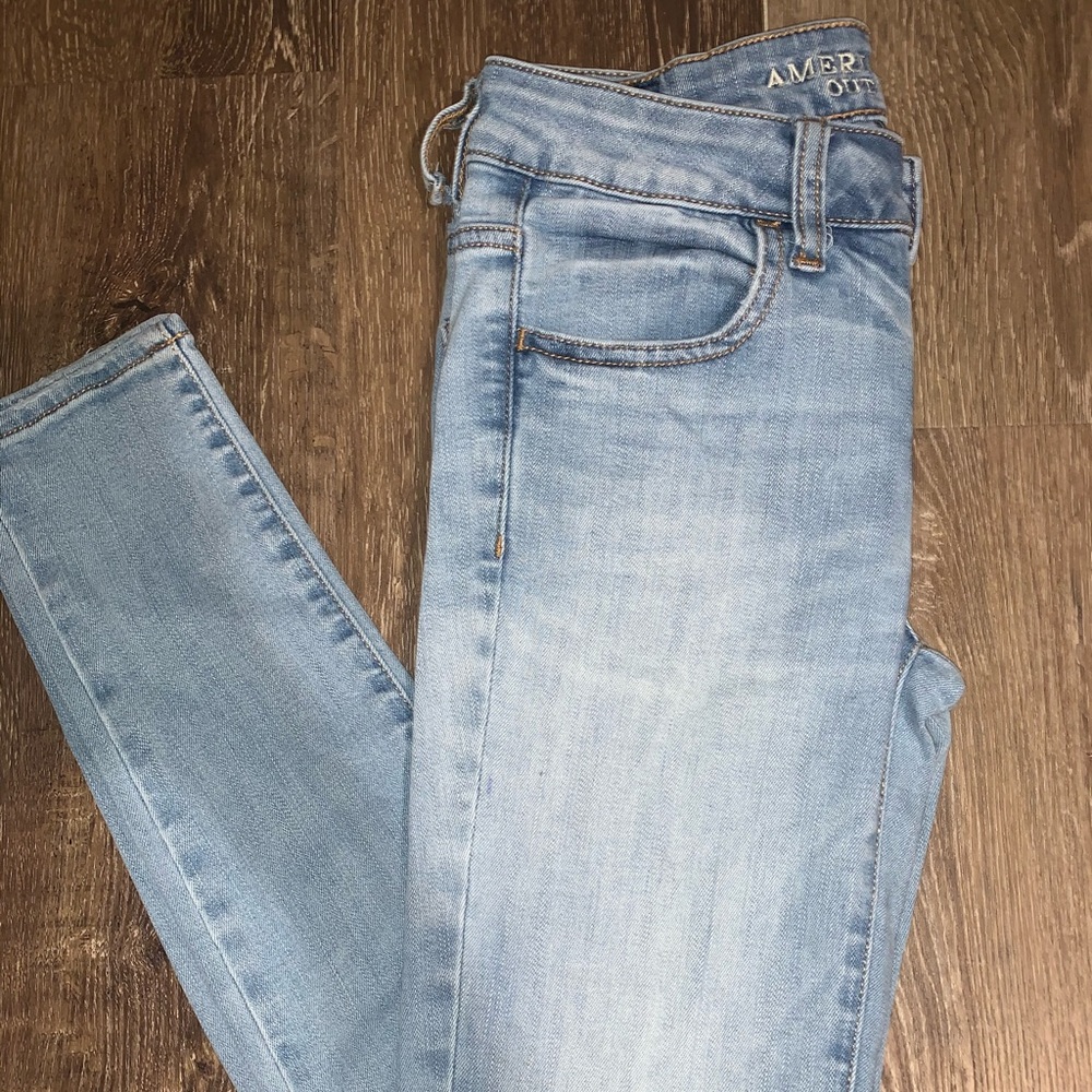 American Eagle Light Wash Jeans